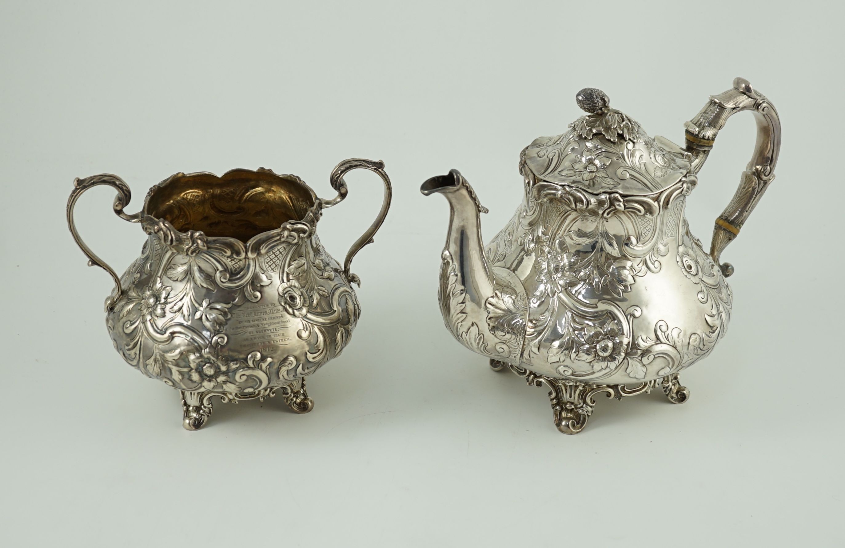 An early Victorian silver teapot and matching sugar bowl, by John Wellby